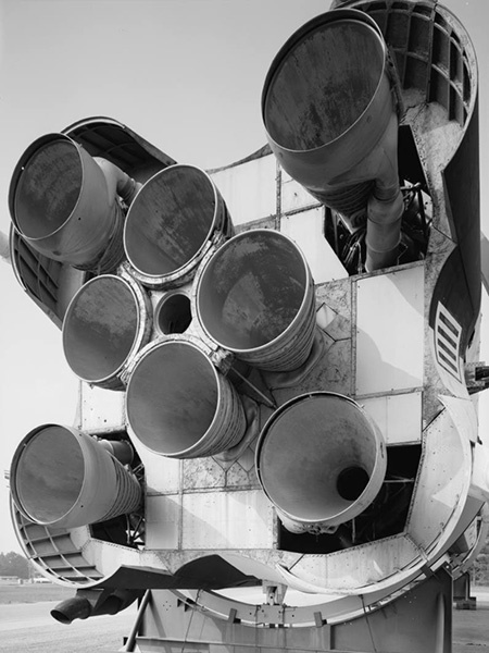 Saturn IB H-1 Rocket Engine Display